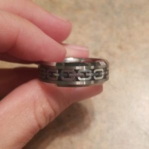 Mens tungsten carbide chain link wedding band